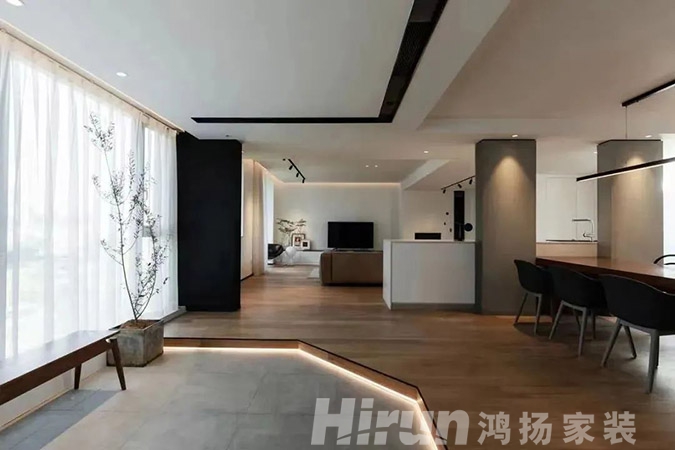 救命！一個踢腳線都能搞成這樣，我是真的沒想到?。?/></p><p>　　<strong>走道</strong><br/><br/>　　走道作為踢腳線燈必不可少的位置，溫馨舒適的燈光氛圍，不僅點亮整個通道，還能在夜晚還能起到地燈的效果，每一步都踩能在光暈里，想想都能讓人心情很好。</p><p style=