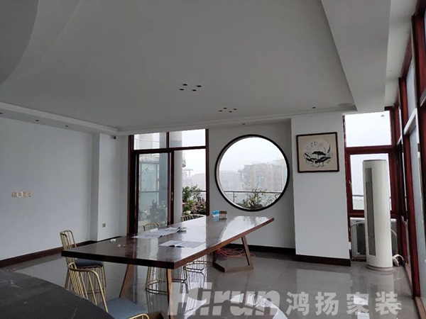 220㎡輕奢大宅，在超大弧形陽臺欣賞270度江景的品質(zhì)生活